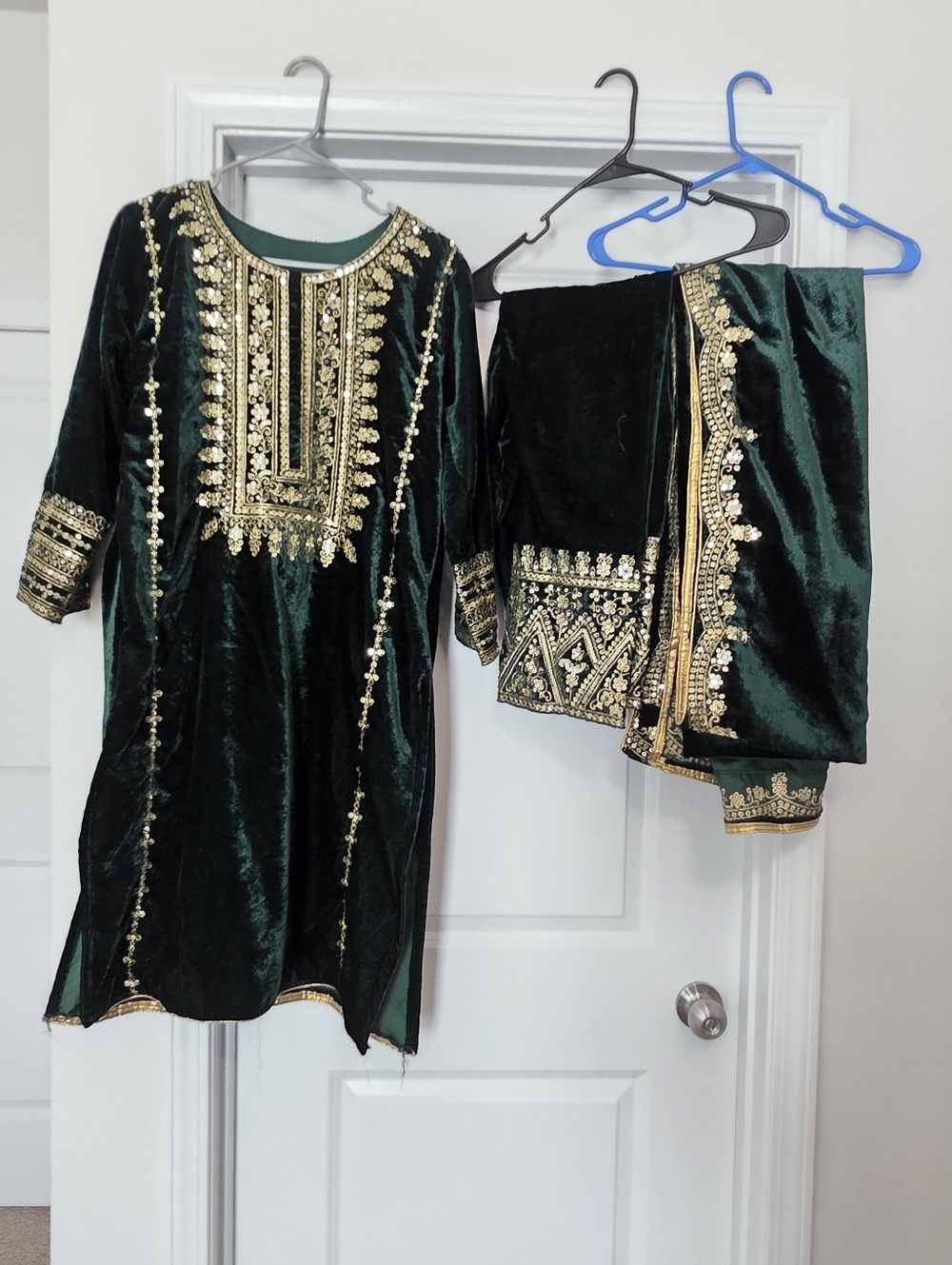 Indian Pakistani Dress- SIZE M-L VELVET  Green Shade